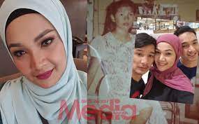 Jika anda mejadi pengikut zarina anjoulie di instagram ataupun memang kaki instagram, pasti anda akan tahu tentang perbalahan antara zarina anjoulie dan ibu. Aku Masa 12 Tahun Ibu Tempah Di Butik Baju Pengantin Cina Zarina Zainuddin Payung Foto Lamanya Nostalgia Sungguh Media Hiburan