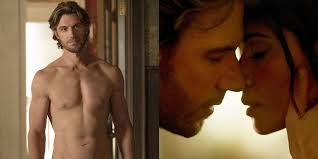 Netflix情慾美劇《性生活》第二季預告公開！火辣人妻莎拉夏希回歸，新角色加入、三角戀尺度再升級！