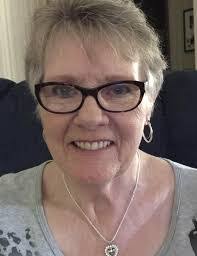 Carolyn Latham's Instagram, Twitter & Facebook