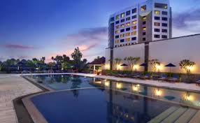 Hotel murah di bandung dengan kolam renang ternyata ada banyak sekali. 10 Hotel Terbaik Di Bandung Dari Segi Fasilitas Akses Dan Pemandangan