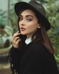 Beautiful Girls Pictures Download Free Images On Unsplash
