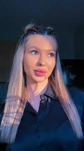 Erika Jorge's Instagram, Twitter & Facebook