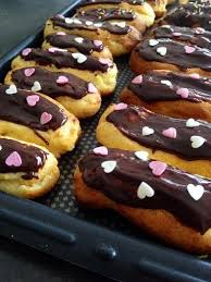 Eclairs Au Chocolat Rapide Recette Recette Eclair Au Chocolat Eclair Au Chocolat Recettes Sucrees