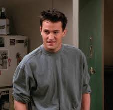 Kudrow, perry' nin chandler yorumunu izlediğinde oldukça şaşırmış; An Oversized Styled Dork Bongs Chandler Friends Friends Cast Chandler Bing