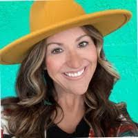 Stacey Hurt's Instagram, Twitter & Facebook