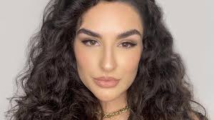 Kefera Buchmann declara ser bissexual