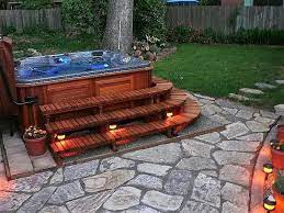 Here Is Another Wooden Hot Tub Or Spa Which Presents A Grand And Rich Look It Is Amazing And Perfect For An Eve Hot Tub Patio Hot Tub Backyard Hot Tub