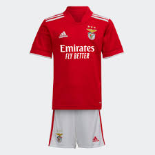 Emirates rangierte 2010 unter den gewinnstärksten fluggesellschaften der welt auf platz zwei. Benfica Lisboa Trikots Adidas Deutschland