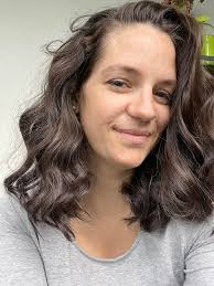 Who can cut thick curly hair in Esquimalt?