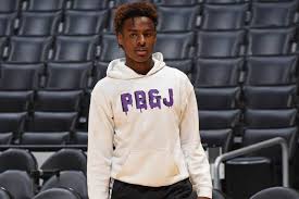 Who is nicknamed bronny james was born on october 6, 2004. Bronny James Jr Wiki Height Weight Age Girlfriend Family Biography More