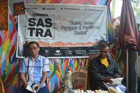 Maybe you would like to learn more about one of these? Soal Bahasa Indonesia Kls 7 Puisi Dan Cerita Rakyat Quiz Quizizz