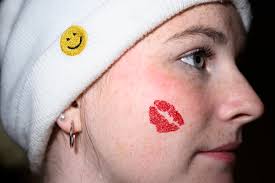 Sabrina Carpenter fan outfits include heart corsets, glitter for  Minneapolis show