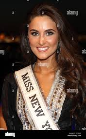 Henderson, NV, USA. 27 mai, 2016. Miss New York USA, Serena Bucaj lors  d'une apparition publique pour Miss USA 2016 Réception de bienvenue, bord  de l'eau Show Accueil, Henderson, NV 27 Mai,