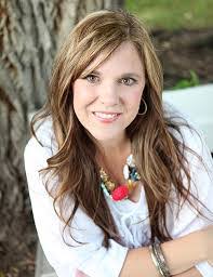 Lori Holt's Instagram, Twitter & Facebook