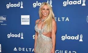 Spears was inspired to create a show set in different areas of a hotel and mixed it with the concept of onyx stone, that symbolized untapped desire. Britney Spears Jetzt Aussert Sich Ihr Vater Zu Den Vorwurfen