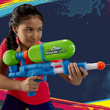 Die spritzpistolen tester ash und max probieren aus wie weit der blaster schießen k. Nerf Super Soaker Xp100 Wasserblaster Wasser Action Mit Druckluft Abnehmbarer Tank Fur Kinder Teenager Erwachsene Amazon De Spielzeug