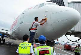 Pesawat kemudian menukik dengan kecepatan sekitar 700 kilometer per jam sebelum akhirnya menghantam laut. Ada Retakan Di Pesawat Boeing 737 Ng Ini Bahayanya Menurut Kemenhub Ekonomi Bisnis Com