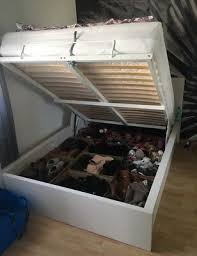 Ein bett mit schubladen schenkt dir zusätzlichen stauraum und bietet reichlich möglichkeiten für extra aufbewahrung. Ikea Malm Bett 140x200 Zum Hochklappen Mit Viel Stauraum Eur 250 00 Picclick De
