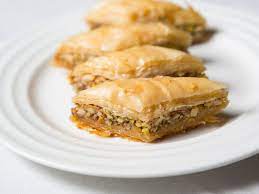 Filo dough pastry with sweet egg cream and cinnamon as receitas lá de casa. Beginner S Guide To Making Phyllo Pastries Pies