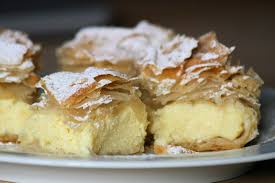 Bougatsa Me Krema Griechische Griescreme Schnitten Backen Und Kochen Yufka Teig Einfacher Nachtisch Yufka Teig Rezept