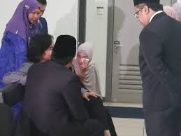 Bersama artis jemputan, ziana zain dan anugerah yang dimenangi oleh beliau adalah selebriti paling lantang. Sah Cerai Ziana Zain Tak Simpan Dendam Terhadap Bekas Suami