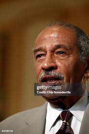 648 Sue Henry Stock Photos, High-Res Pictures, and Images