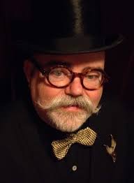 BAKERSFIELD MATTERS: Local designer fulfills lifelong Christmas Parade  dream with plumb assignment