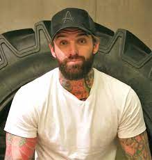 Aaron Chalmers (television personality) - Wikipedia