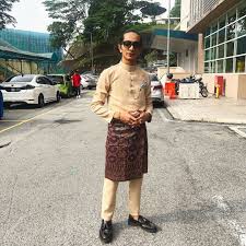 Bagaimanapun, jelas vokalis kumpulan tersebut, nik fadlee elhamshah atau ayie. Dituduh Ambil Dadah Kerana Terlalu Kurus Ayie Floor 88 Gigih Naikkan Berat Badan Saya Makan Banyak Tapi Tak Juga Gemuk