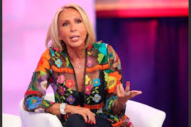 Laura bozzo fue vinculada a proceso con prisión preventiva por cometer un delito fiscal que rebasa los 12 millones pesos. Laura Bozzo Escapo Antes De Ir A Prision