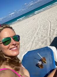 Finally home from another fabulous trip to Cuba. Exhausted and tired but  for all the right reasons...thank you to Abu for being my left and right  arm and to everyone that joined