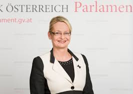 Rein juristisch gesehen müssen politikerinnen auch nicht alles hinnehmen: Metoo Dornroschen Verbot Schockt Fpo Politikerin Unsertirol24