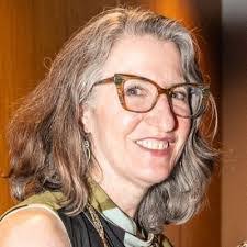 Tara Kinney's Instagram, Twitter & Facebook