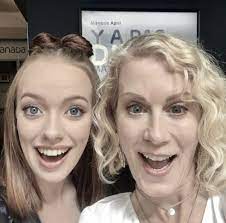 Might want to put those photoshop skills to use elsewhere, netflix. Best Of Amybeth Bestofamybeths Twitter Anne Shirley Anne Of Green Gables Amybeth Mcnulty