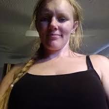 Heather Dollarhide's Instagram, Twitter & Facebook