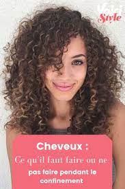Cheveux Les Conseils D Une Experte Sur Ce Qu Il Faut Faire Et Ne Pas Faire Pendant Le Confinement Voici Cheveux Masques Capillaires Salon De Coiffure