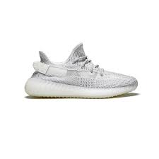 In this video, you will hear my thoughts on how the yeezy 350 v2's fit on feet! Fake Yeezy Boost 350 V2 Fake Yeezy