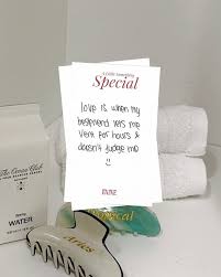 Neutral tones and a flattering fit define this Della Weiss design🧘‍♂️✨