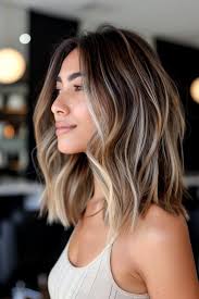 Kenia Lara (keniarolara)