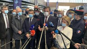 Companies first make small batches and do small scale studies. Vaccination Obligatoire Du Personnel Soignant Un Infirmier Use Repond A Jean Pierre Pont