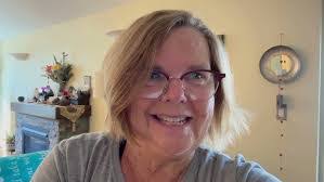 Anna Bischoff's Instagram, Twitter & Facebook