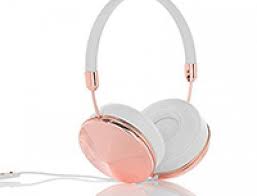 Available for all kinds of listeners, headphones are available in a range of different sizes, specs and designs. 5 Best Rose Gold Headphones To Buy For Girls Rose Gold Headphones White Headphones Frends Headphone