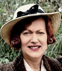 Josephine Tewson before and after her most Famous role as our Elizabeth  #Collection