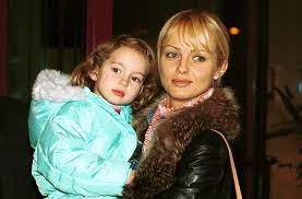 Scorupco was born t in białystok, poland, in 1970. Corka Izabelli Scorupco Ma Juz 22 Lata Jak Wyglada Julia Scorupco Pojdzie W Slady Mamy Eska Pl