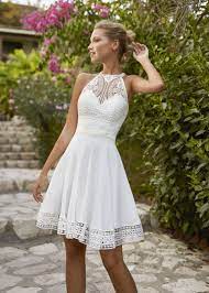 Dann wird für das standesamt auf jeden fall ein zweites hochzeitskleid benötigt, dass daher auch preisgünstiger und schlichter sein soll. Brautkleider Fur Das Standesamt Standesamtkleider Mit Wow Effekt Wir Sagen Ja