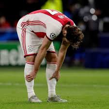 For daley blind, it was of course very emotional, de boer said. Daley Blind Collapses During Pre Season Game For Ajax