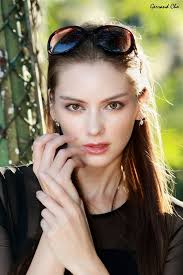 Model: Charming. 1/125s f/8.0 ISO100 42mm Canon 5D