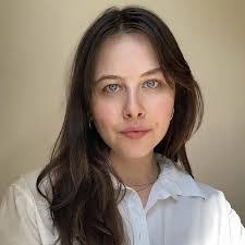 Isabella Weeks's Instagram, Twitter & Facebook