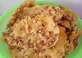Rempeyek kacang tanah mengandung energi sebesar 513 kilokalori, protein 17,5 gram. Cara Memasak Rempeyek Kacang Tanah Gurih Kriuk Yang Enak Resepenakbgt Com