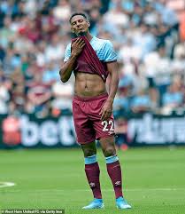 55' sébastien haller yellow card 65' substitution, ajax. West Ham Will Get Less Than 15m Of The 20m Transfer Fee Paid By Ajax For Sebastien Haller Daily Mail Online